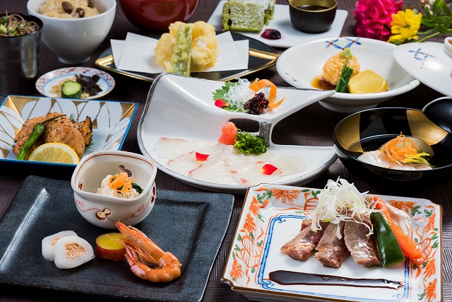 旬菜会席 6,500円(税別)