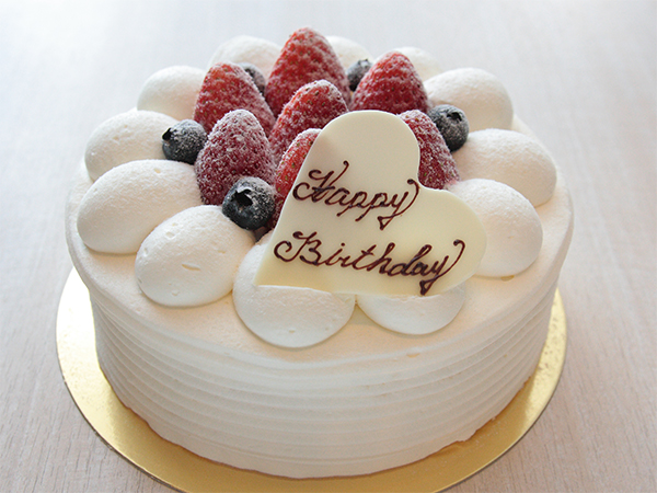 【デコレーションケーキ】ちょっとした手土産やお誕生日お祝い用ケーキにいかがですか。