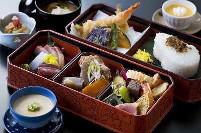 四季彩御膳 2,300円(税別)【要予約2名様より】