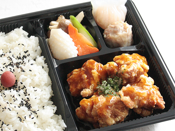 ⑬油淋鶏(ユーリンチー)弁当 900円