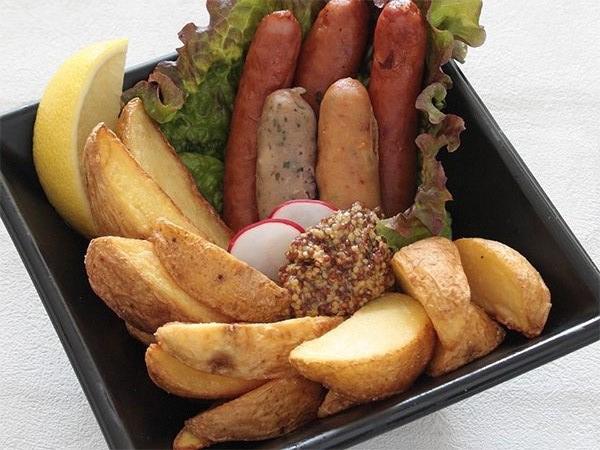 ㉖5種のスパイシーソーセージとカントリーポテト 1,000円